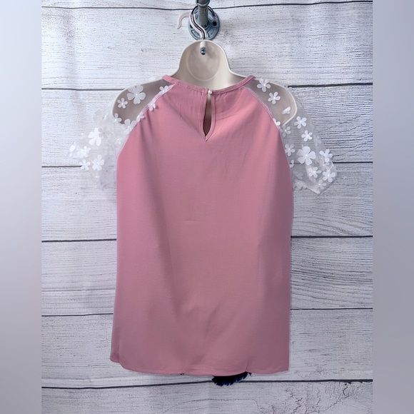 Boutique Brand Floral Embellished Lace Sleeve Pink Blouse Keyhole Back ๐ - Picture 4 of 9